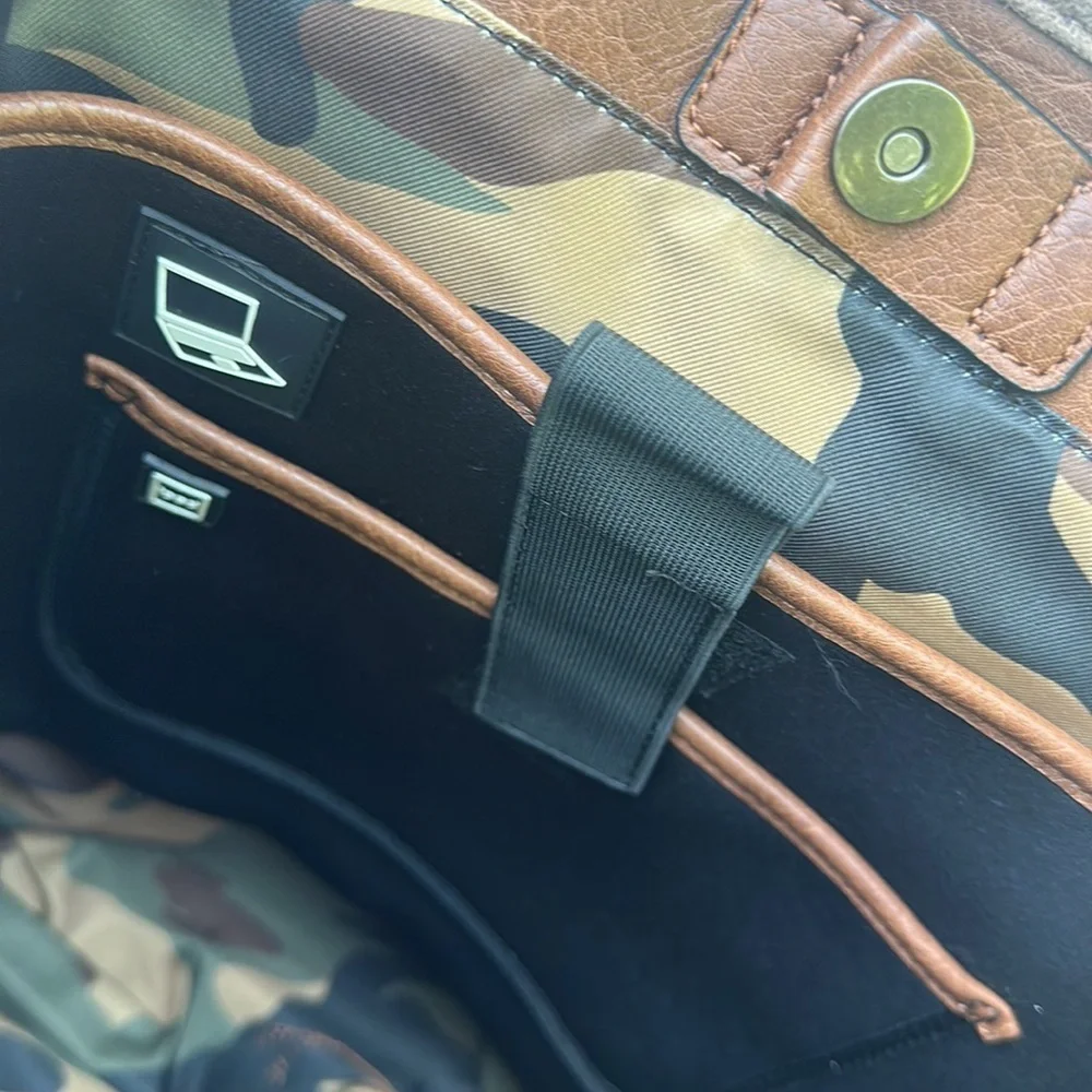 New AUTHENTIC GUESS Cargo /Military Leather Backpack